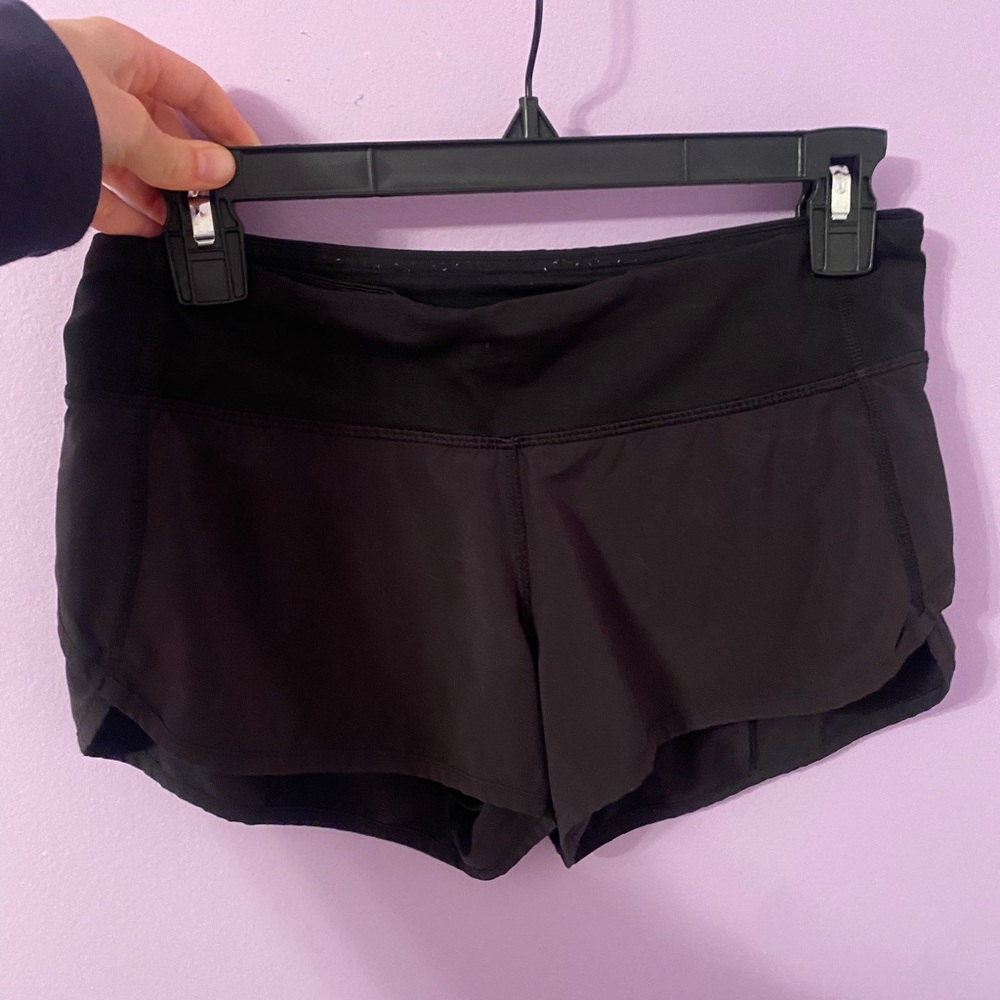 Black lululemon speed up shorts 2.5 inches